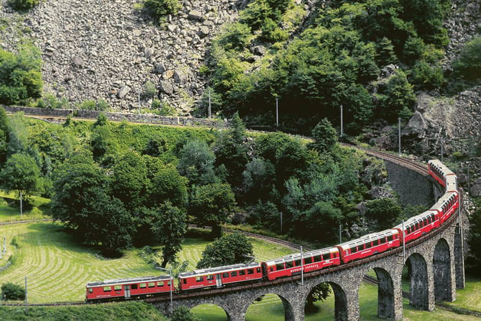 Tuyến đường sắt Albula – Bernina