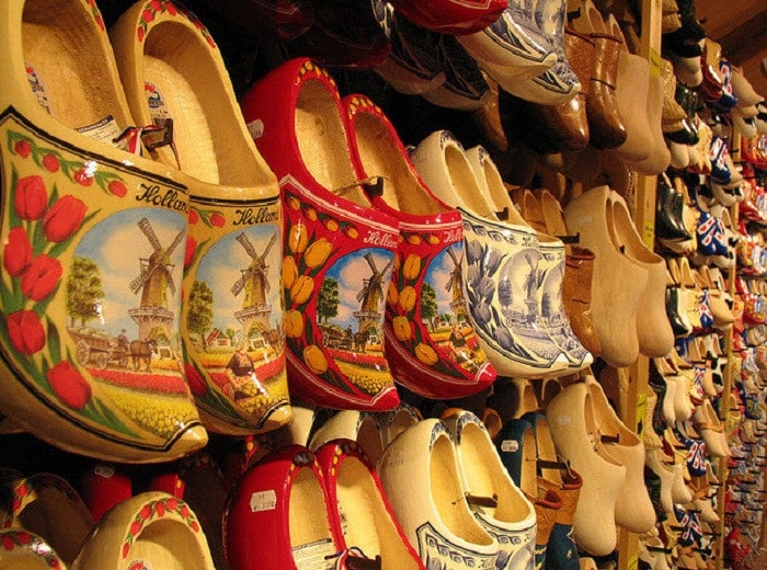 Những đôi giày gỗ làng Zaanse Schans